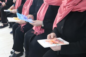 کتاب، پلی برای نشاط سالمندان؛ بازدید سرپرست اداره کل کتابخانه‌های عمومی خراسان رضوی از مرکز نگهداری سالمندان «نشاط»