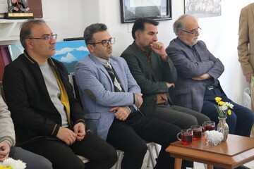 کتاب، پلی برای نشاط سالمندان؛ بازدید سرپرست اداره کل کتابخانه‌های عمومی خراسان رضوی از مرکز نگهداری سالمندان «نشاط»
