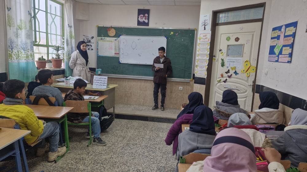 رویداد «جان پدر» با طعم دل‌نوشته‌های کودکان در دبستان شهید اندرزگو برگزار شد