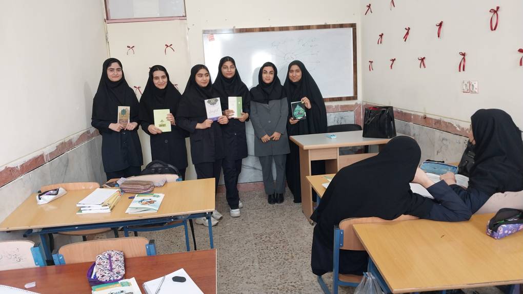 نشست کتابخوان مدرسه‌ای با محوریت «نماز» در اندیمشک برگزار شد