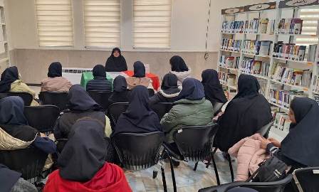 نشست تبیینی شخصیت و سبک زندگی سردار دلها در کتابخانه عمومی مهدیشهر برگزار شد