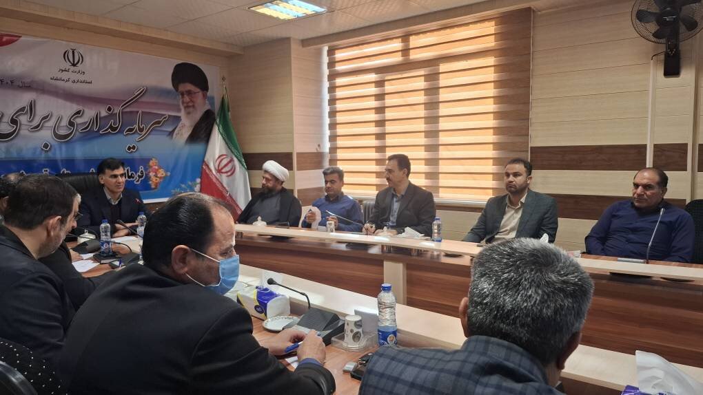 تقویت فرهنگ مطالعه در کرمانشاه با برگزاری نشستها و محافل ادبی در استان