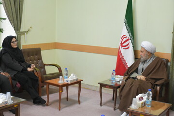 دیدار دبیرکل با امام جمعه شیراز