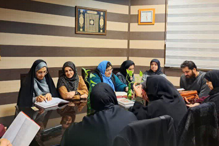 برگزاری نشستهای ادبی، علمی و آموزشی در کتابخانههای عمومی استان مرکزی