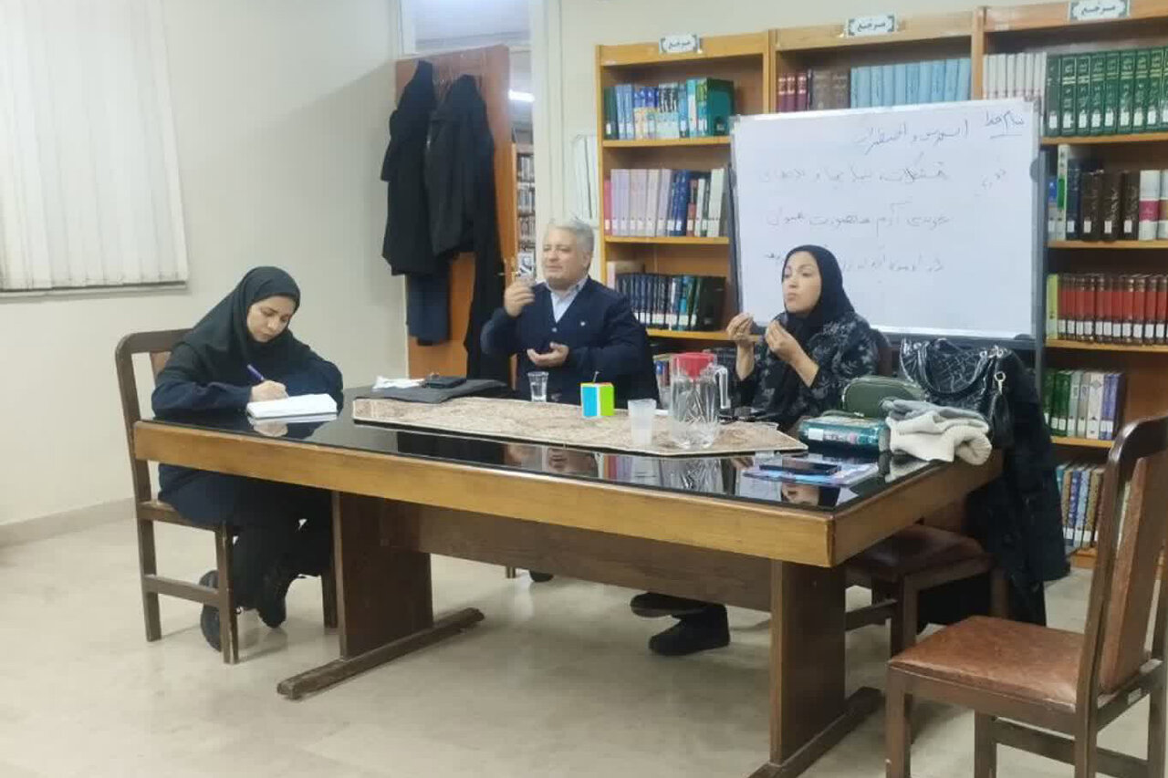 برگزاری نشست‌های ادبی، علمی و آموزشی در کتابخانه‌های عمومی استان مرکزی