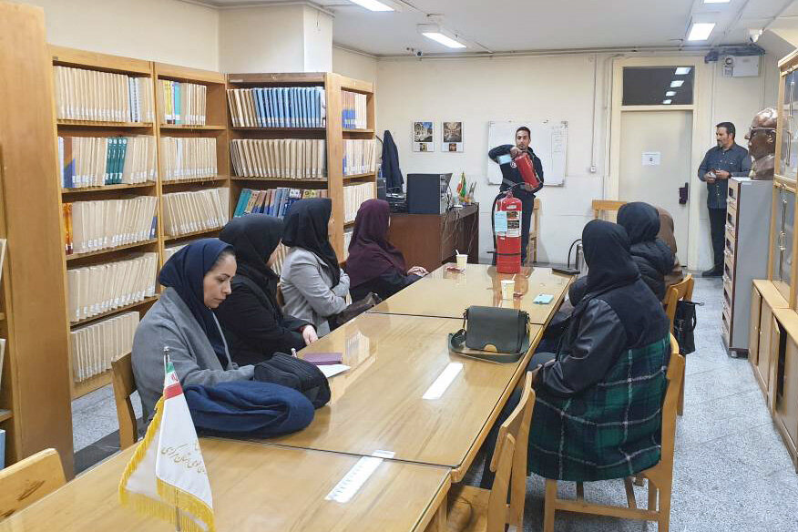 برگزاری نشستهای ادبی، علمی و آموزشی در کتابخانههای عمومی استان مرکزی