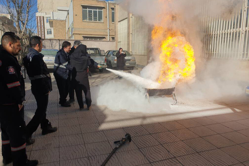 برگزاری نشستهای ادبی، علمی و آموزشی در کتابخانههای عمومی استان مرکزی