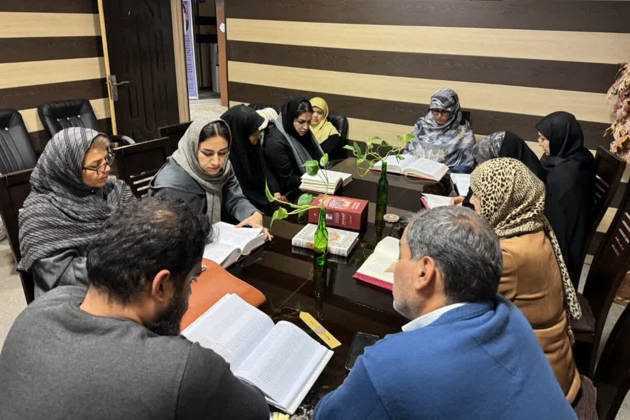 برگزاری نشستهای ادبی، علمی و آموزشی در کتابخانههای عمومی استان مرکزی