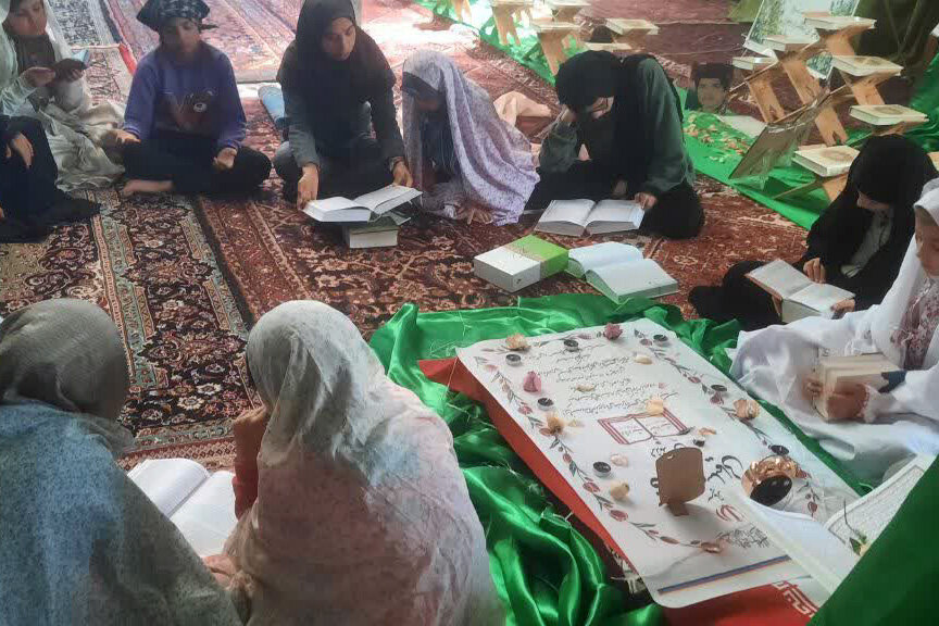 گرامیداشت مقام پدر و بزرگداشت شهید سلیمانی در کتابخانههای استان مرکزی