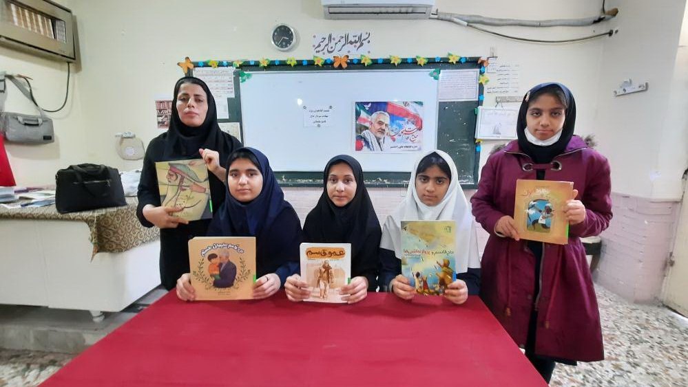 یاد سردار سلیمانی با رویکردی کتابمحور، در رامشیر گرامی داشته شد