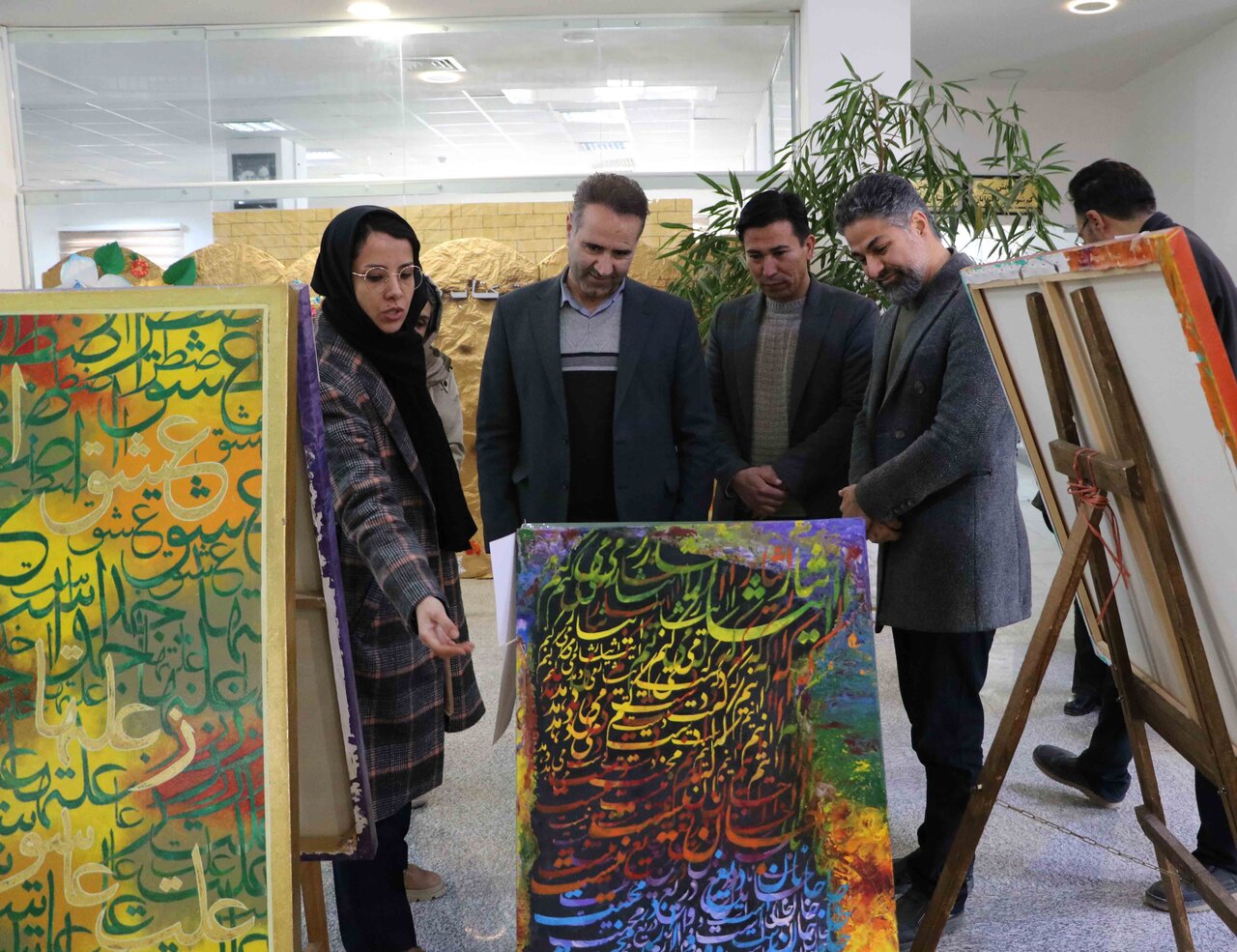 افتتاح نمایشگاه نقاشی «سرزمین رنگی من» در کتابخانه مرکزی بجنورد