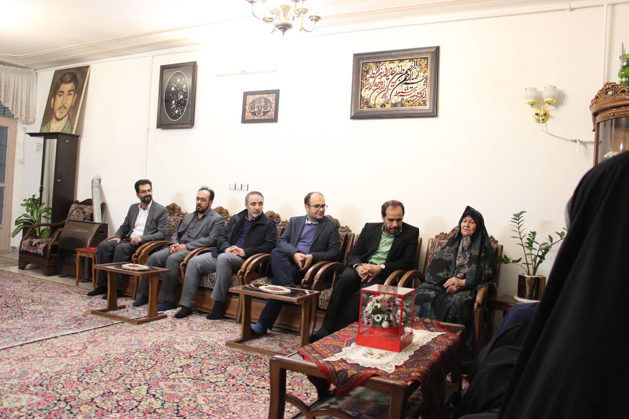 دیدار با مادر شهید برهانی و خواهر شهیدان سیفالدینی در کرمان