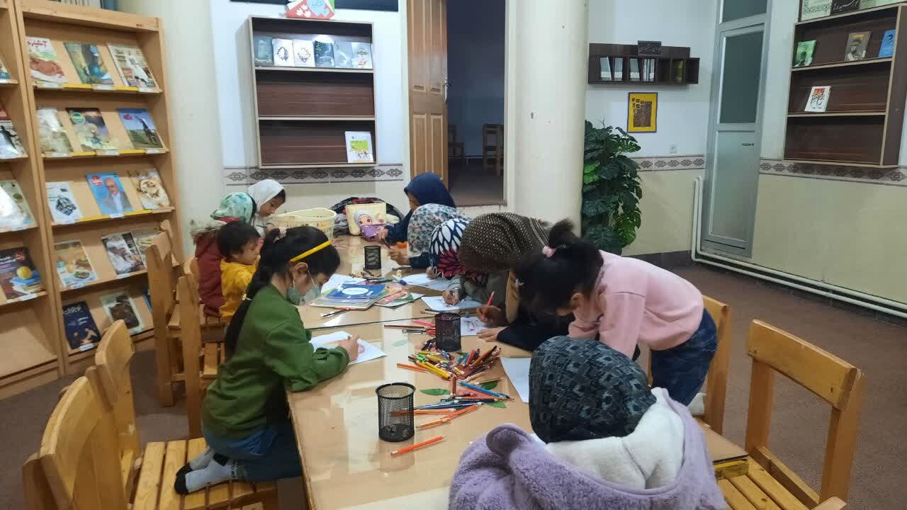 ویژهبرنامههای ولادت حضرت علی(ع) و شهادت سردار سلیمانی در کتابخانههای عمومی اردکان