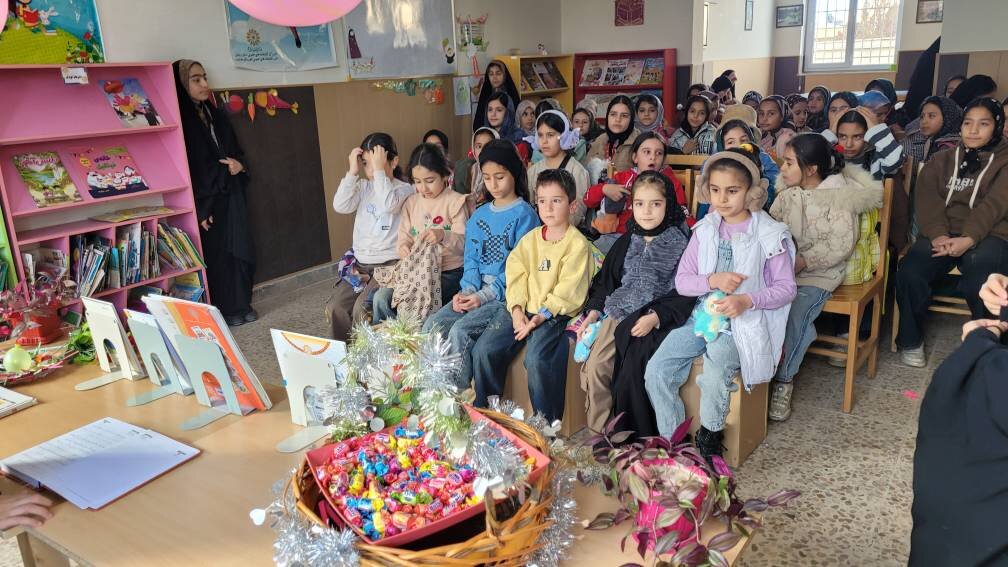 کتابخانههای عمومی استان زنجان، میزبان ویژه برنامههای فرهنگی «جان پدر» و «سردار دلها» بودند