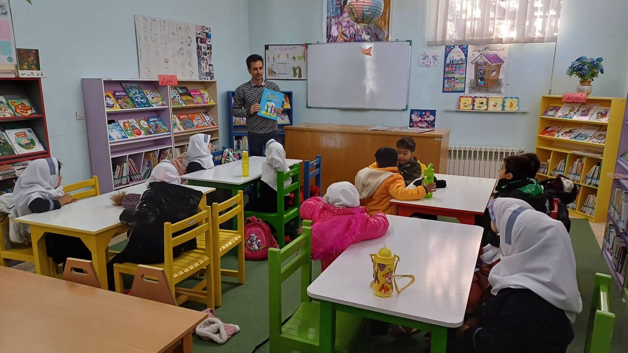 کتابخانههای عمومی استان زنجان، میزبان ویژه برنامههای فرهنگی «جان پدر» و «سردار دلها» بودند