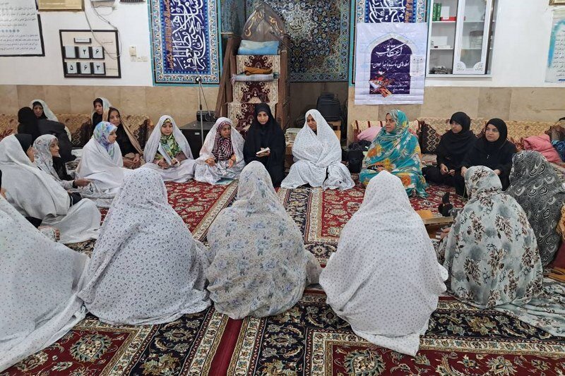 همنشینی کتابداران با معتکفین؛ جلوه‌ای از ترویج فرهنگ مطالعه در مساجد بوشهر