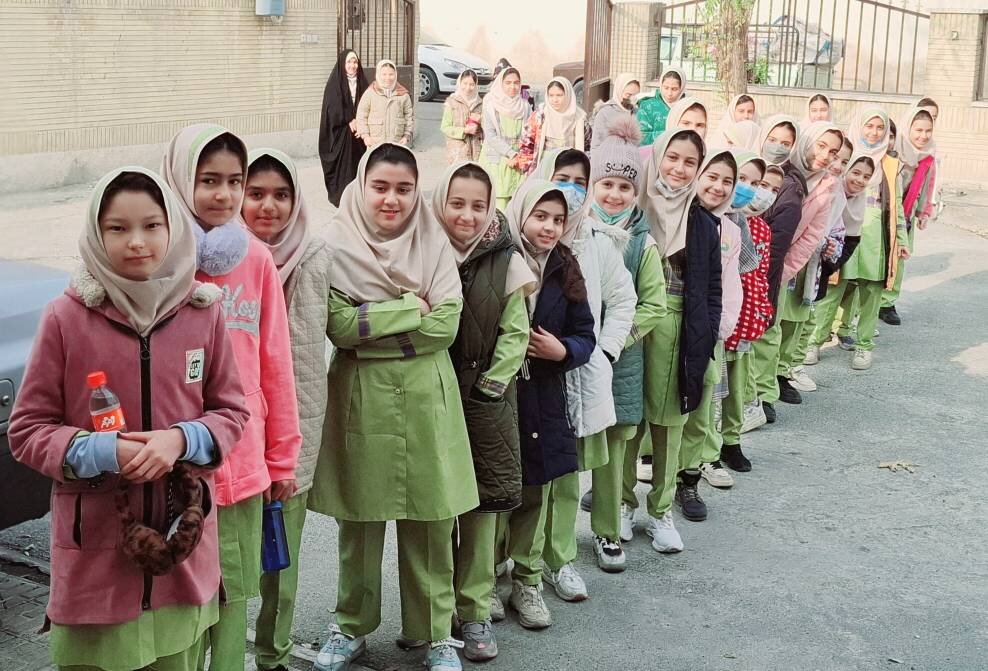 اردوی یکروزه با عنوان «یک روز با کتاب» در کتابخانه عمومی شهید سلیمی