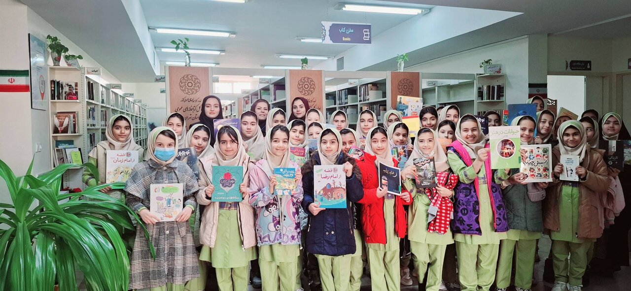 اردوی یک‌روزه با عنوان «یک روز با کتاب» در کتابخانه عمومی شهید سلیمی