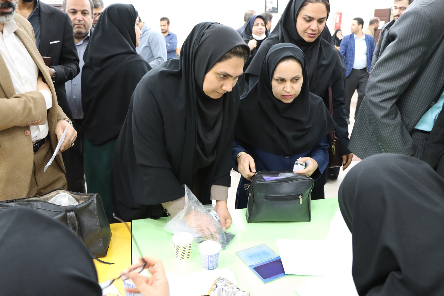 بنیاد قلمچی با اهدای گسترده منابع آموزشی و کودک، کتابخانههای استان خوزستان را تجهیز کرد