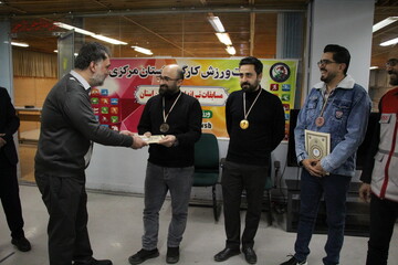 مسابقات تیراندازی کتابداران استان مرکزی در اراک