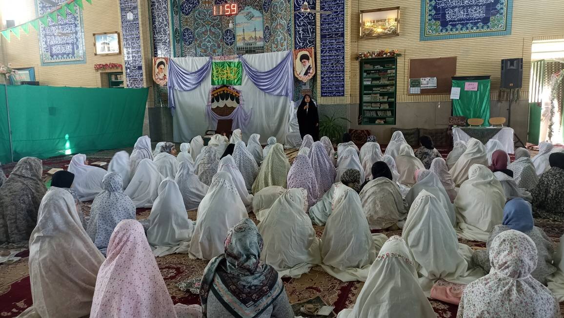 اعتکاف دختران دانشآموز در شهرستان مروست با رنگ و بوی فرهنگی