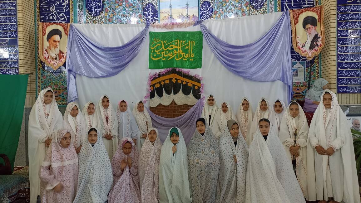 اعتکاف دختران دانشآموز در شهرستان مروست با رنگ و بوی فرهنگی