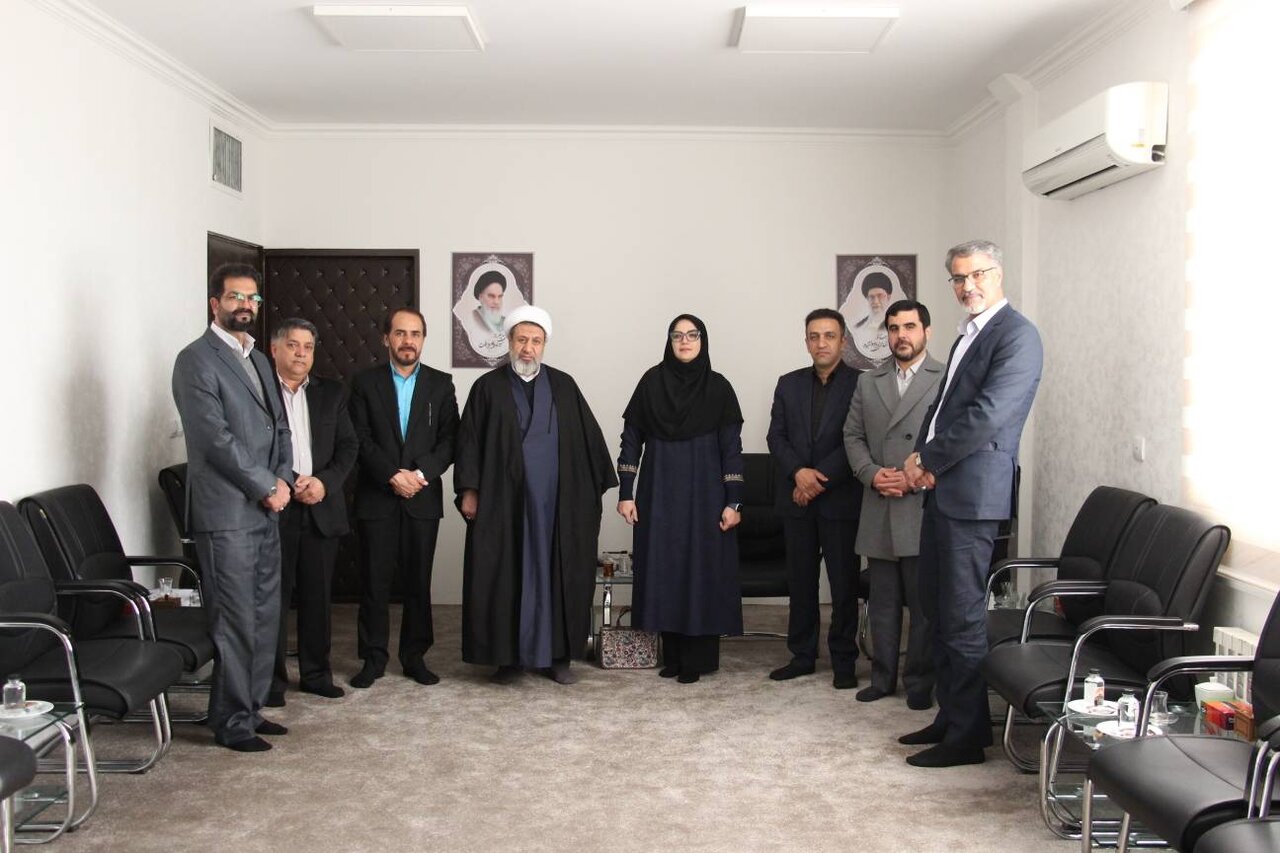 لزوم توجه و حمایت بیشتر از کتابخانههای عمومی و ترویج کتابخوانی