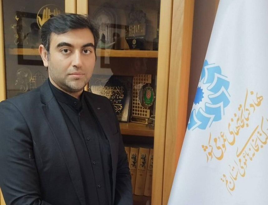 ما ایستاده‌ایم چنان سرو، استوار