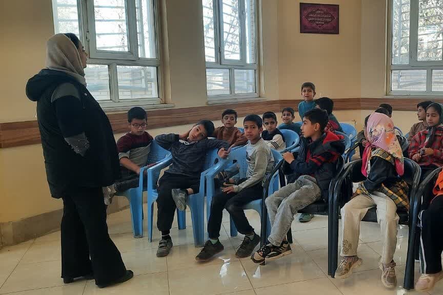 کارگاه مهارت‌های زندگی با محوریت دوست‌یابی در کتابخانه عمومی فرهنگ جوین