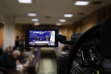 شعر در آیینه وحدت