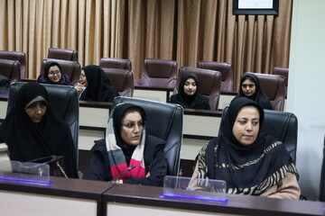 شعر در آیینه وحدت