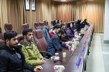 شعر در آیینه وحدت