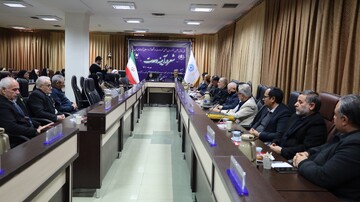 شعر در آیینه وحدت