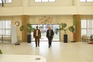 بازدید رئیس پارک علم و فناوری استان گیلان از کتابخانه مرکزی رشت