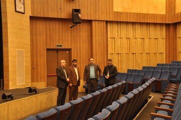 بازدید رئیس پارک علم و فناوری استان گیلان از کتابخانه مرکزی رشت