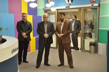 بازدید رئیس پارک علم و فناوری استان گیلان از کتابخانه مرکزی رشت