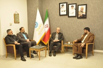 بازدید از کتابخانه مرکزی رشت