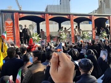 حسین نوربخش، سرپرست اداره‌کل کتابخانه‌های عمومی استان خراسان‌رضوی به همراه جمعی از کارکنان و کتابداران استان، با حضور در راهپیمایی، حوادث تروریستی اخیر را محکوم و در تشیع پیکر شهدای امنیت شرکت کردند.