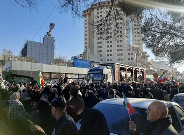 حسین نوربخش، سرپرست اداره‌کل کتابخانه‌های عمومی استان خراسان‌رضوی به همراه جمعی از کارکنان و کتابداران استان، با حضور در راهپیمایی، حوادث تروریستی اخیر را محکوم و در تشیع پیکر شهدای امنیت شرکت کردند.