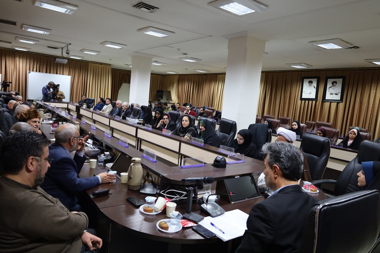 ویژهبرنامه «شعر در آیینه وحدت» در آذربایجانغربی برگزار شد