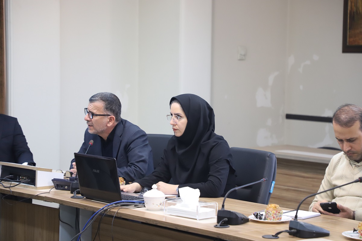 توجه به کتابخوانی، گام اول برای حل مشکلات جامعه است