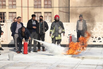 کارگاه اطفای حریق ویژه کتابداران  استان خراسان‌رضوی و شهرستان مشهد