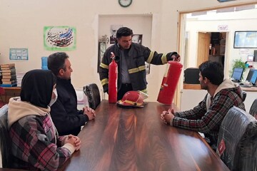 کارگاه اطفای حریق ویژه کتابداران  شهرستان ششتمد