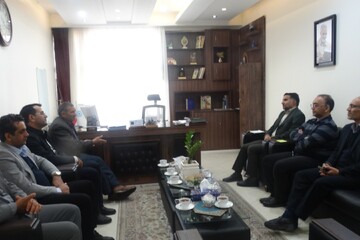 در دیدار سرپرست اداره‌کل کتابخانه‌های عمومی استان خراسان‌رضوی با رئیس شورای‌اسلامی و دهیار روستای قنبرآباد؛