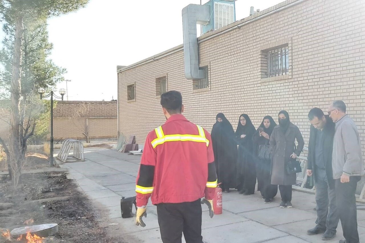 کارگاه اطفای حریق ویژه کتابداران  استان خراسان‌رضوی