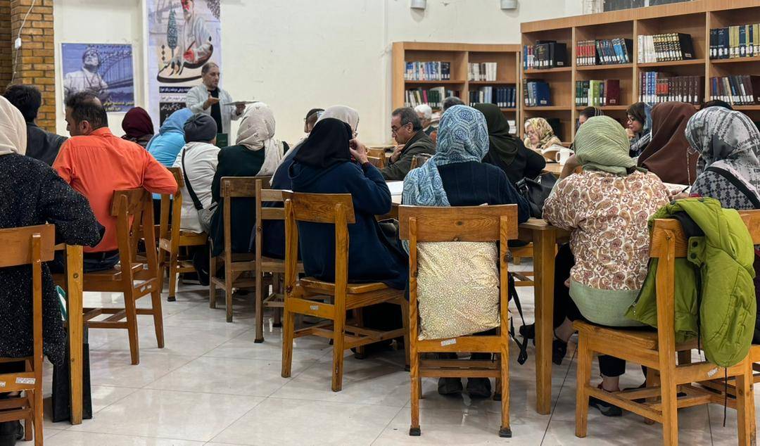 نشست فرهنگی «پدر» در کتابخانه شهید رجایی اهواز برگزار شد