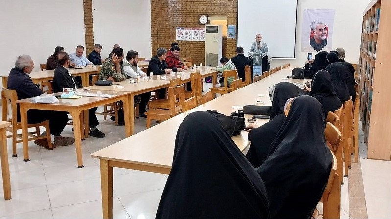 نشست تخصصی دفاع مقدس در کتابخانه شهید رجایی اهواز برگزار شد