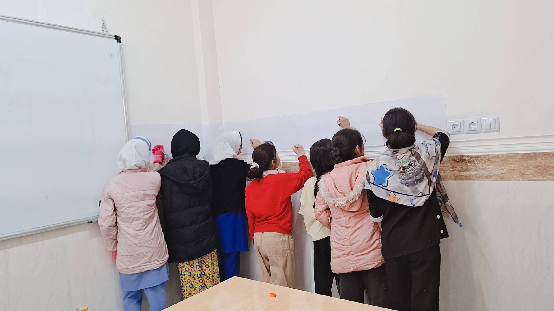 کتابخانه قلم‌چی خرمشهر میزبان مسابقه نقاشی دیواری داستان حضرت موسی(ع) شد