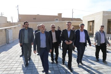 بازدید معاون عمرانی استاندار یزد از کتابخانه مرکزی؛