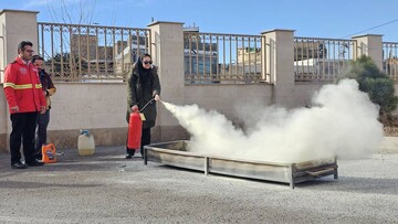 کارگاه اطفای حریق ویژه کتابداران استان زنجان